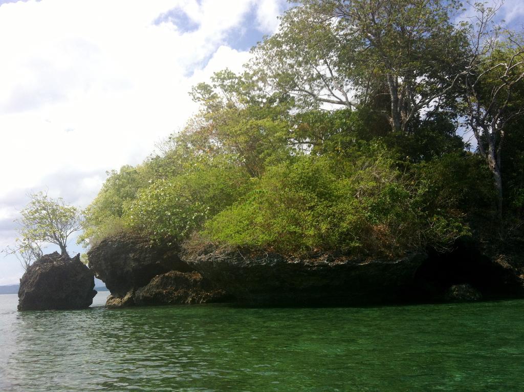 Hotel Bobocha Siladen Bunaken Exterior foto
