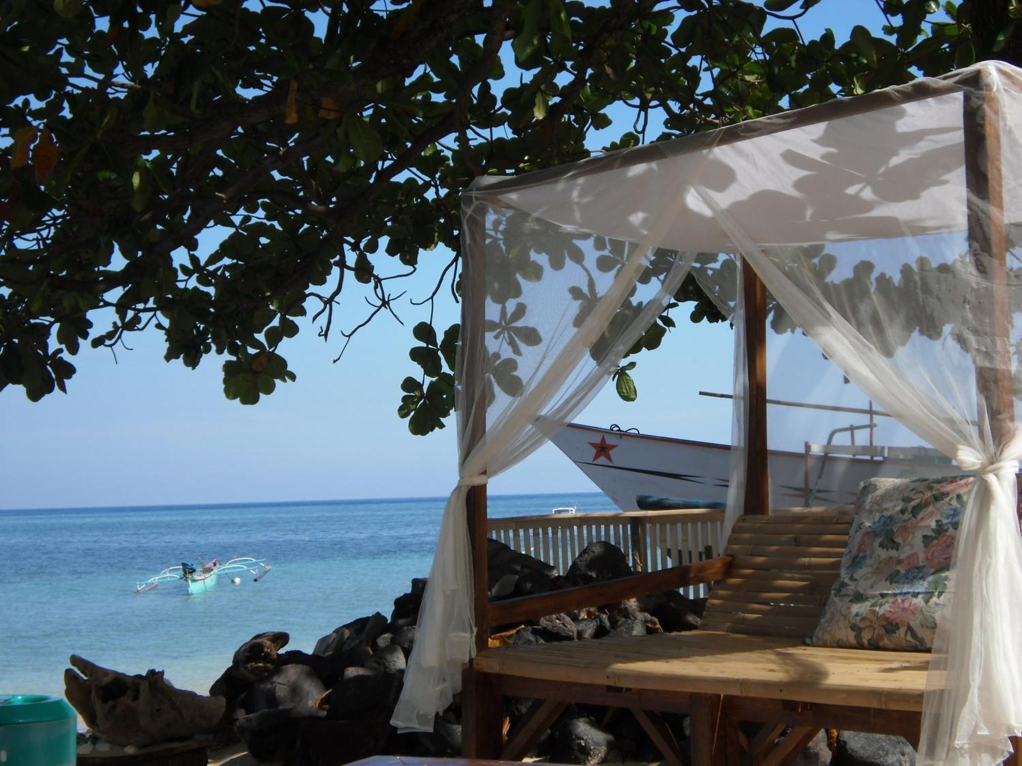 Hotel Bobocha Siladen Bunaken Exterior foto