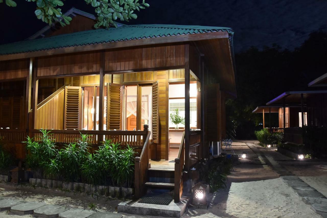 Hotel Bobocha Siladen Bunaken Exterior foto