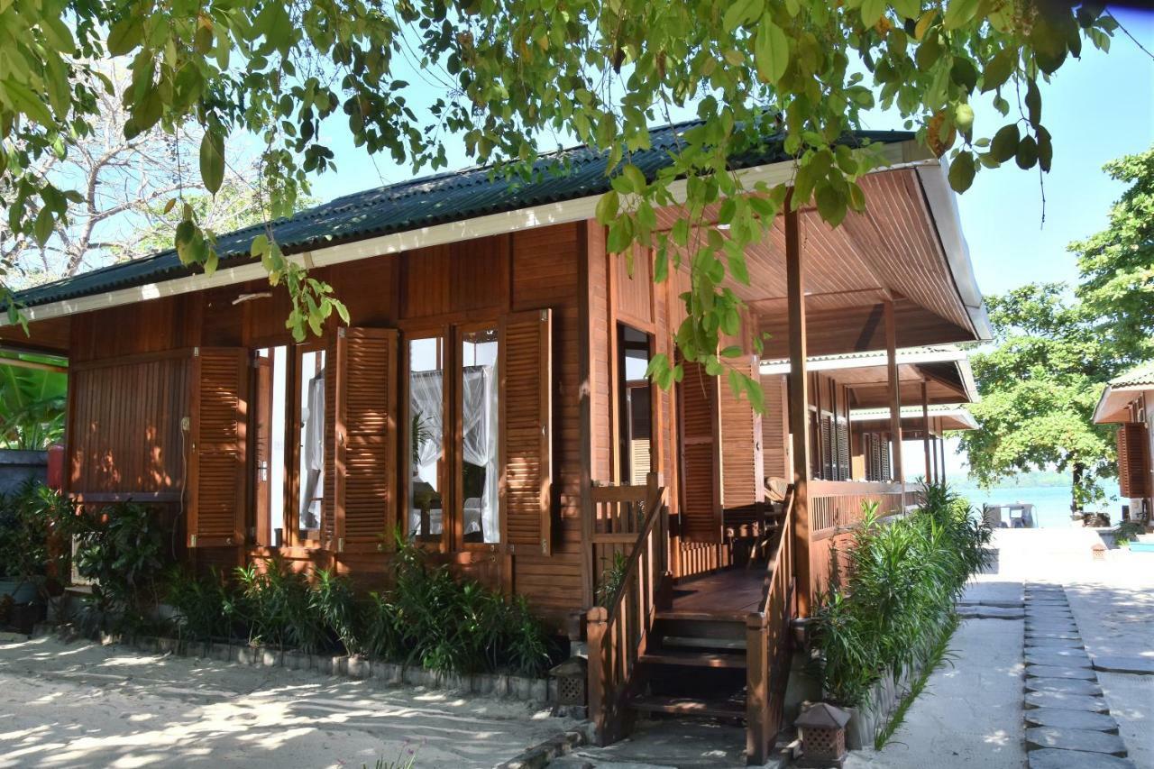 Hotel Bobocha Siladen Bunaken Exterior foto